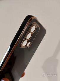 Cover protettiva nera e oro per OPPO F19 - Nuova
