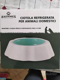 Ciotola refrigerata per animali domestici 