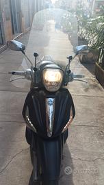 Beverly 300 ABS Police 