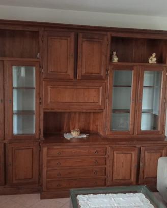 Mobile in legno massello