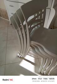 4 sedie bianche in polipropilene 