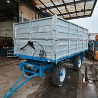 Rimorchio 4x2 trilaterale