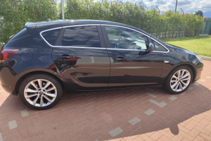 Astra 1.7 CDTI serie cosmo 125 cav del 2010