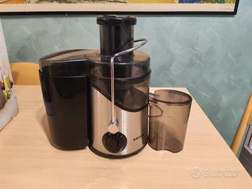 Centrifuga per succhi Aicook modello AMR526. 