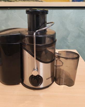 Centrifuga per succhi Aicook modello AMR526. 