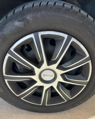 Cerchi in ferro con gomme invernali da 14”