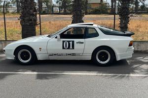 Porsche 944