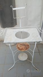 Antica toletta in ferro e marmo, ritiro a mano