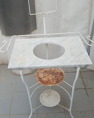 Antica toletta in ferro e marmo, ritiro a mano