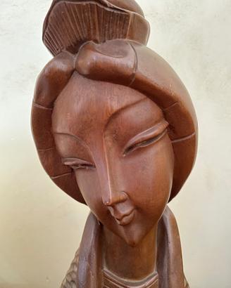Statua asiatica Vintage intagliata  in legno