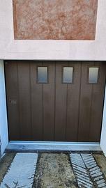 Portone per il garage motorizzato