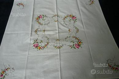 TOVAGLIA RICAMATA a MANO-
