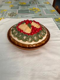 Tortiera in ceramica con decorazioni di frutta