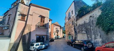CAVA-NEGOZIO/UFFICIO 18 mq in Via Gaetano Esposito