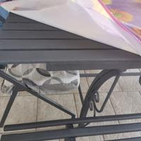 tavolo più panchine