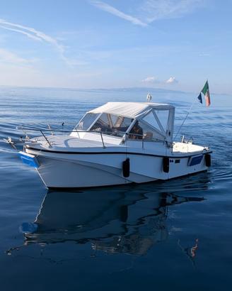 Barca a Motore per Pesca/Crociera