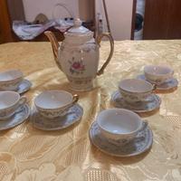 Servizio te piu vestiti da donna e altri oggetti