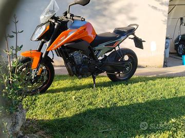 KTM Duke 790