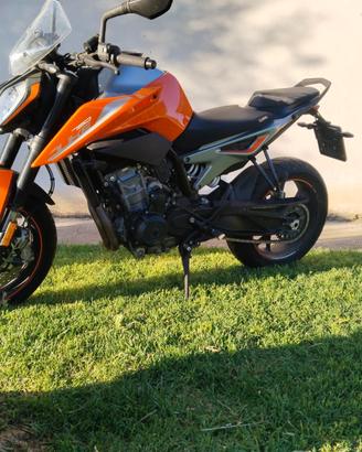 KTM Duke 790
