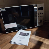 Forno a microonde De'Longhi da 900 watt e 23 litri