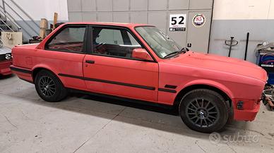 318 is e30