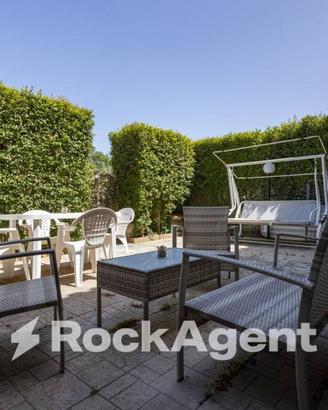 APPARTAMENTO INDIPENDENTE CON PATIO ESTERNO E POST