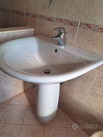 Lavandino e miscelatore