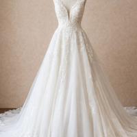 Abito da sposa su misura in pizzo e tulle🤍