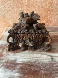 Cofanetto antico in legno