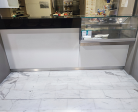 Banco bar da mt 2,50 più vetrina calda da 1 MT