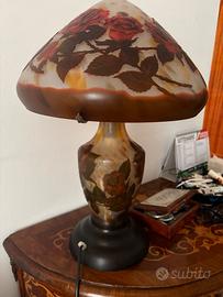 Stupenda lampada riproduzione Gallè.