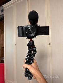 Sony ZV-E10 + Kit vlogging, info in descrizione.