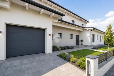 VILLA A SCHIERA CENTRALE A RUBIERA