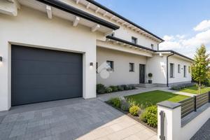 VILLA A SCHIERA CENTRALE A RUBIERA