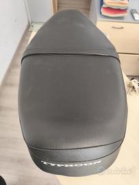 SELLA LUNGA PER TYPHOON DELTA CON PICCOLI DANNI