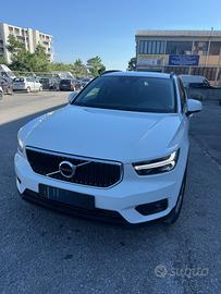 Volvo xc40 D3 momentum perfetta