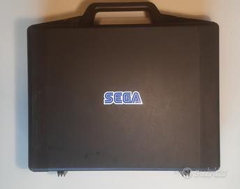 Sega Mega Drive + valigietta + giochi + poster 