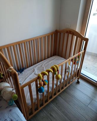 Lettino con sponde per bambini + materasso