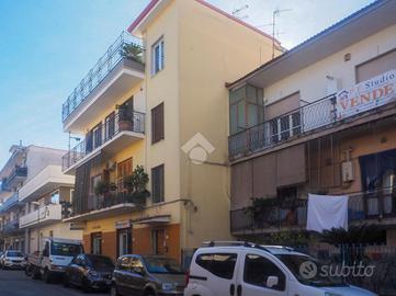 4 LOCALI A POMIGLIANO D'ARCO