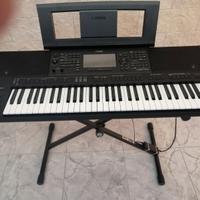 Tastiera Yamaha PSR SX 700