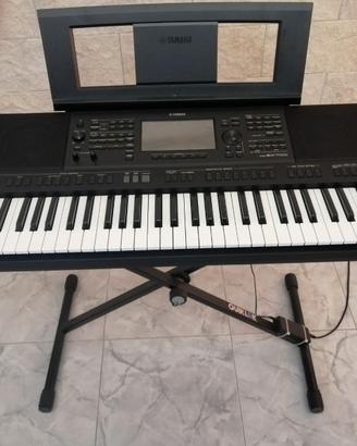 Tastiera Yamaha PSR SX 700