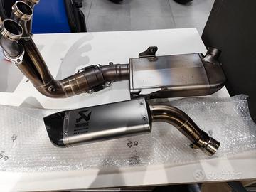 SCARICO AKRAPOVIC PER MT-09  2025  USATO