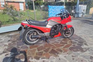 Kawasaki Gpz 900 R