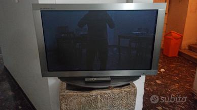 TV LG al plasma da 50 pollici