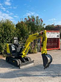 E02 Escavatore 13 q Yanmar B12