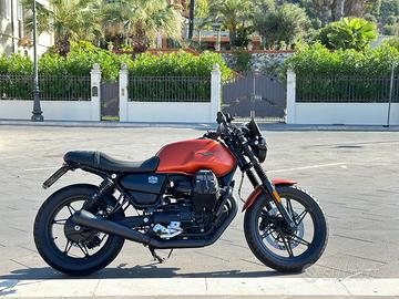Moto Guzzi V7 850 Stone