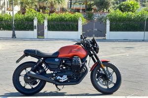 Moto Guzzi V7 850 Stone