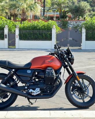 Moto Guzzi V7 850 Stone