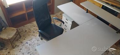 SCRIVANIA e SEDIA ergonomica