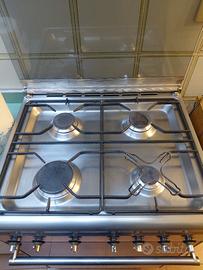 Cucina a gas con forno elettrico 